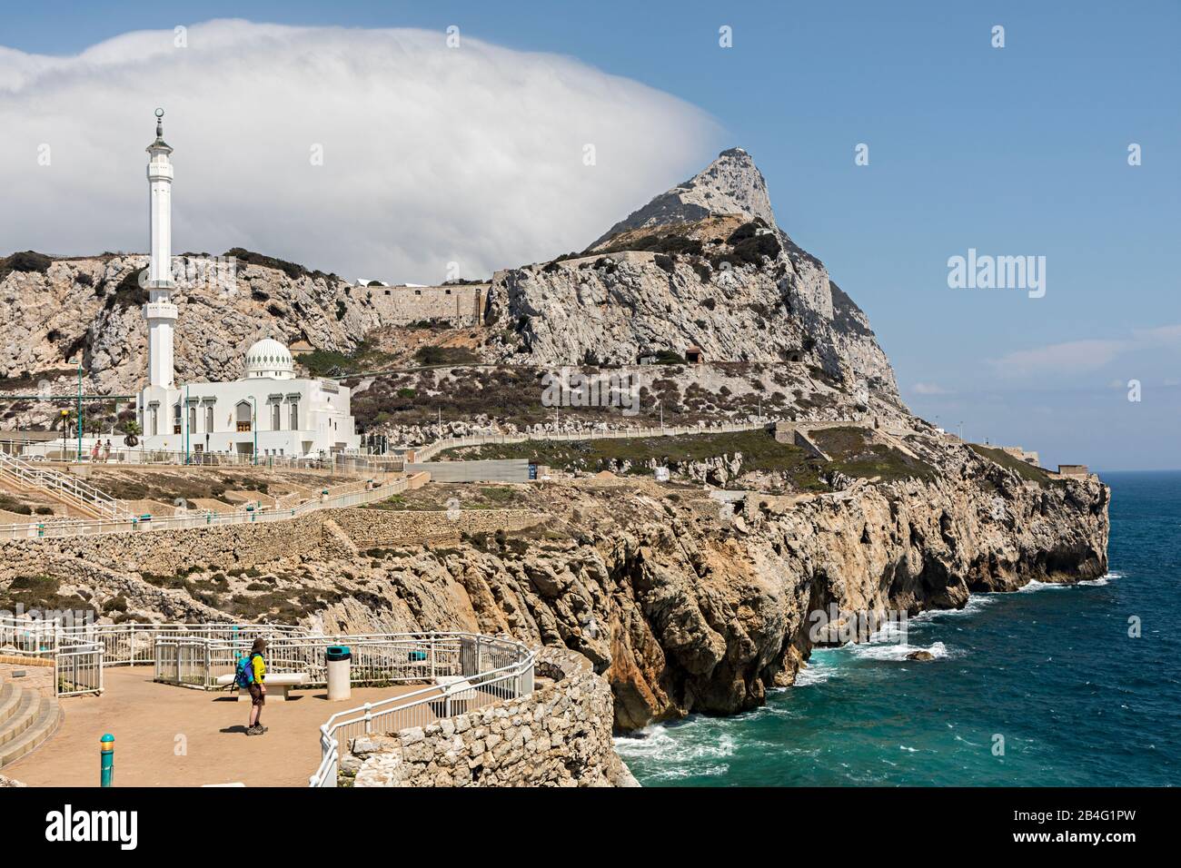 King Fahad bin Abdulaziz Al Saud Moschee, Europa Point, mit Felsen von Gibraltar und Levanter Wolke Stockfoto