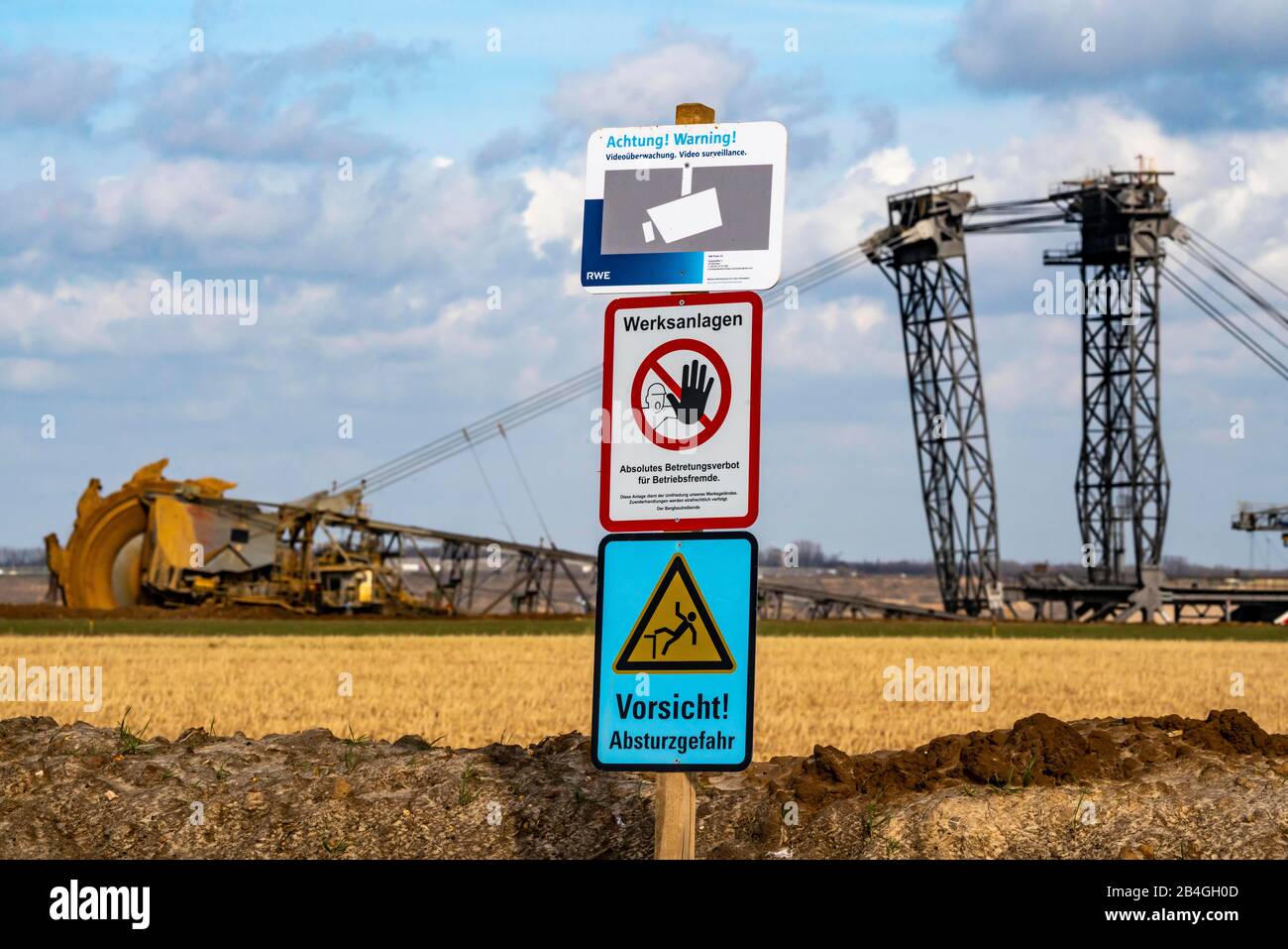 Braunbauwerk Garzweiler II, Schaufelradbagger beim Ausgraben, am Rande des Tagebaus in der Nähe des Dorfes Schlüsselburg, an der Stockfoto