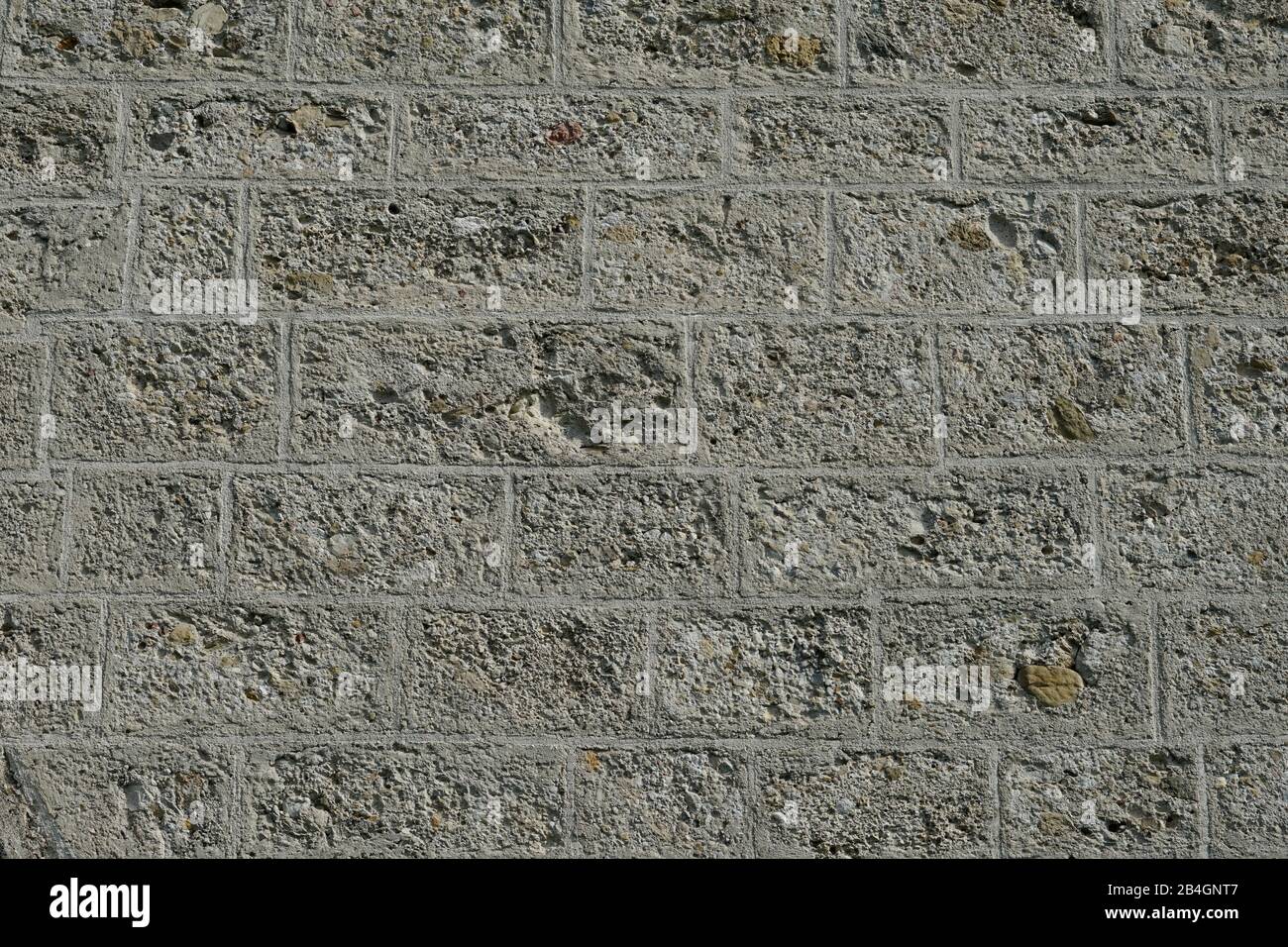 Deutschland, Bayern, Oberbayern, Traunstein, Ettendorfer Kirche, Mauer, Tuffstein, ganze Fläche Stockfoto