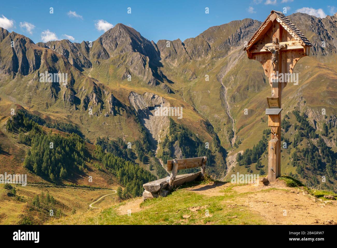 Wanderschaft auf dem Berggipfel der Eggespitz 2187 m in Südtirol Stockfoto