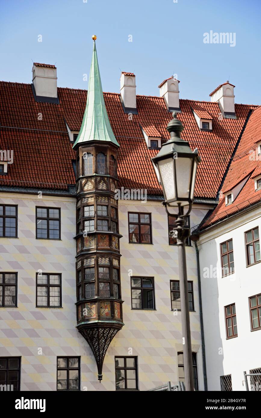 Europa, Deutschland, Bayern, Landeshauptstadt München, Altstadt, altes Gericht, 1253 von Ludwig erbaut, das Sparsamkeit, gotisches Erkerfenster, Stockfoto