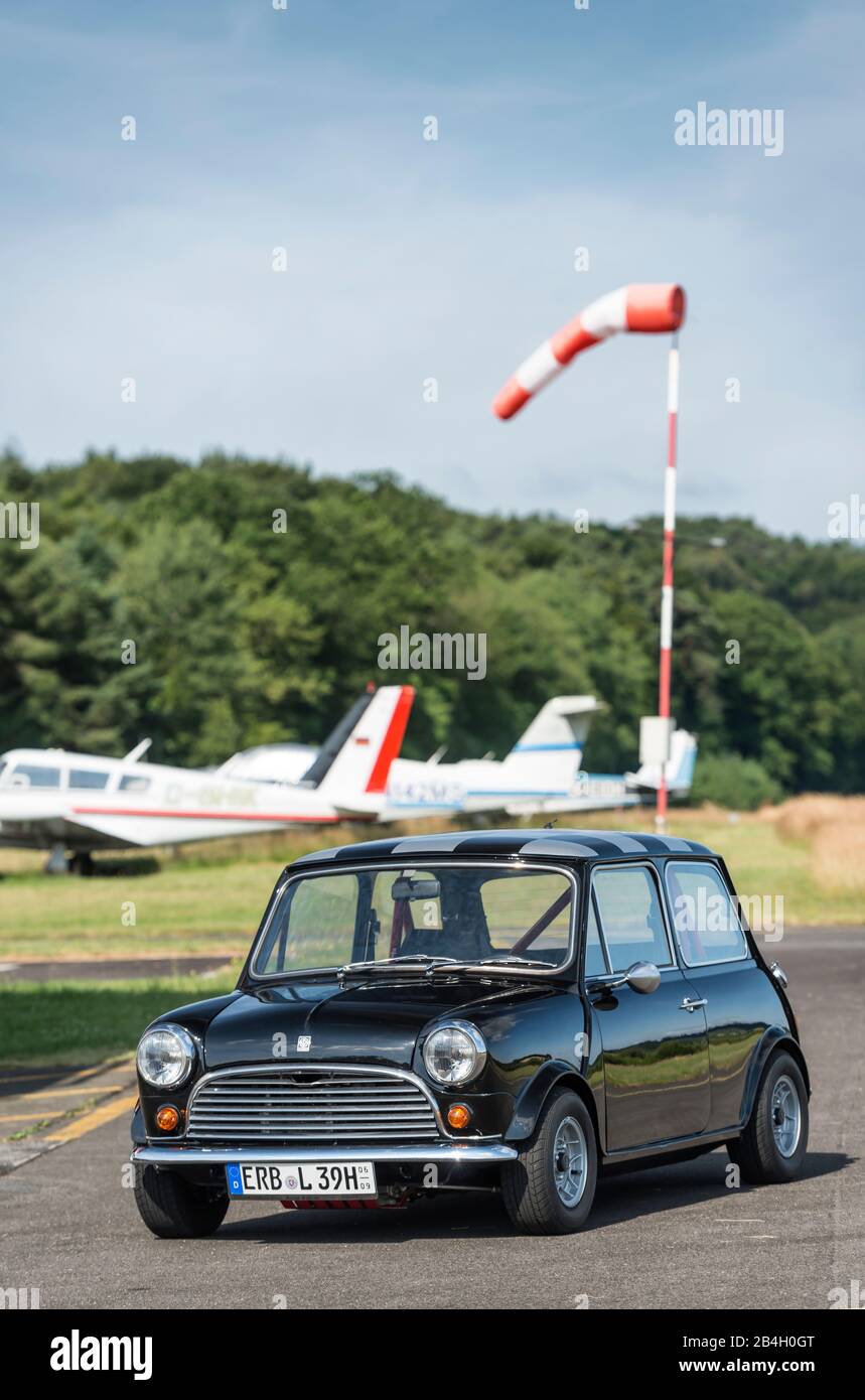 Michelstadt, Hessen, Deutschland, Innocenti-Mini-Cooper, Typ B 39, gebaut 1974,68 ps, 12275 cc, italienische Lizenzierung des Mini Cooper durch die British Motor Corporation. Stockfoto