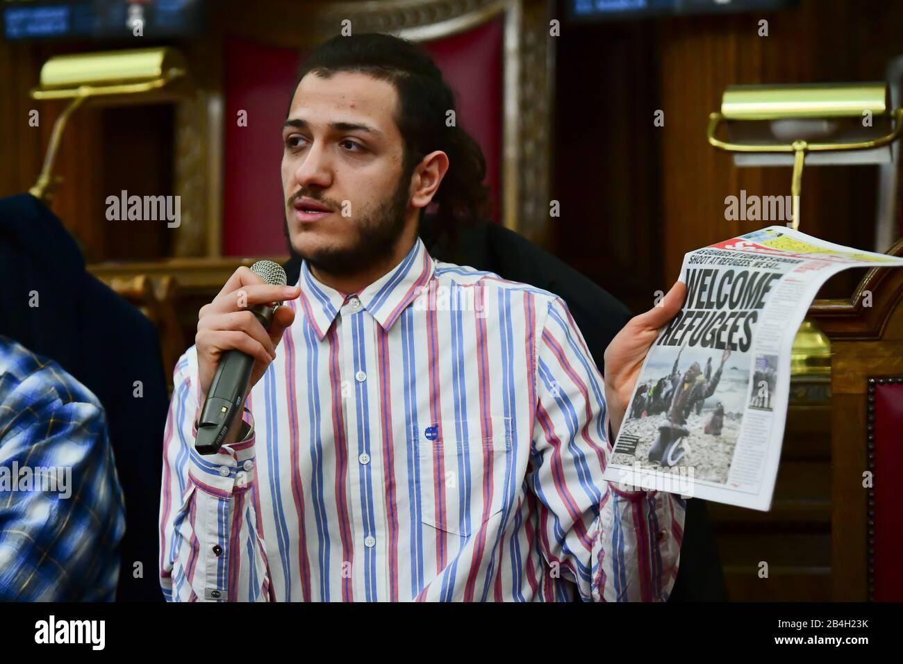 London, Großbritannien. März 2020. Sprecher Ali Ghaderi aus dem Iran, der auf Ayslum des Stands bis hin Zu Rassismus-Gastgebern Wartet, Die Das feindliche Umfeld Herausfordern und Rassismus wird die Demokratie, die ihr eigenes Gesetz bricht, mit Jeremy Corbyn brechen, der Brexit European Stealing Job, Migrantenvergewaltiger, muslimischer Terroristen, muslimischer Grooming, Afrikaner/Schwarze ist ein Krimineller oder Vergewaltiger, China das #coronavirus und ließ die Flüchtlinge am 6. März 2020 in der Islington Town Hall in London, Großbritannien ertrinken. Credit: Picture Capital/Alamy Live News Stockfoto