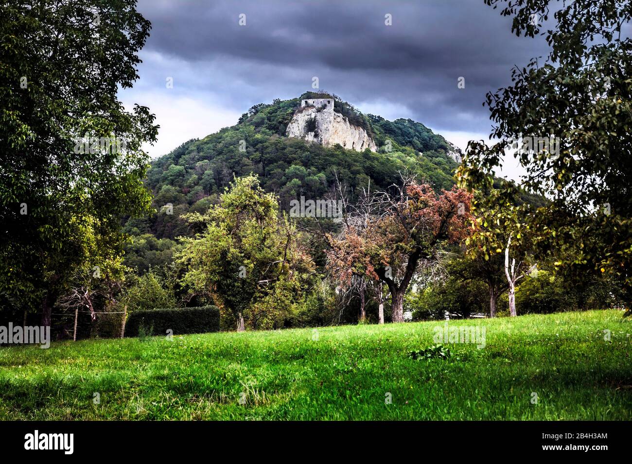 Deutschland, Baden-Württemberg, Schwäbische Alb, Ostalb, Großraum Stuttgart, Remstal, Stadt Heubach, Ruine Burg Rosenstein, magische Atmosphäre Stockfoto