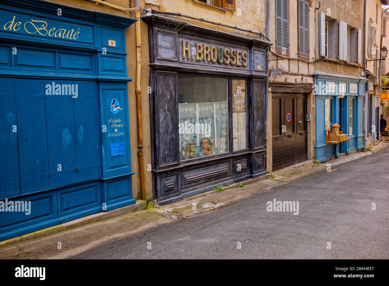 Geschäfte in Saint-Antonin-Noble-Val, Occitania Stockfoto