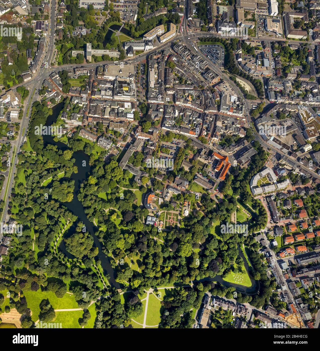 Alte Wälle der ehemaligen Stadtmauern und des Schlossparks in Moers, Luftbild, 21.08.2014, Deutschland, Nordrhein-Westfalen, Moers Stockfoto