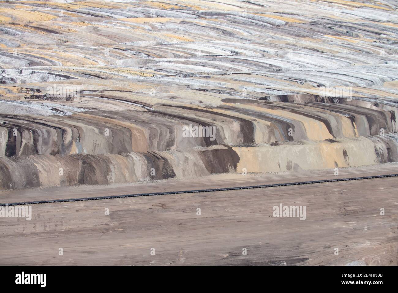 Lufttaufnahme von Tagebau, Kohlebau, Erd- und Gesteinschichten Stockfoto
