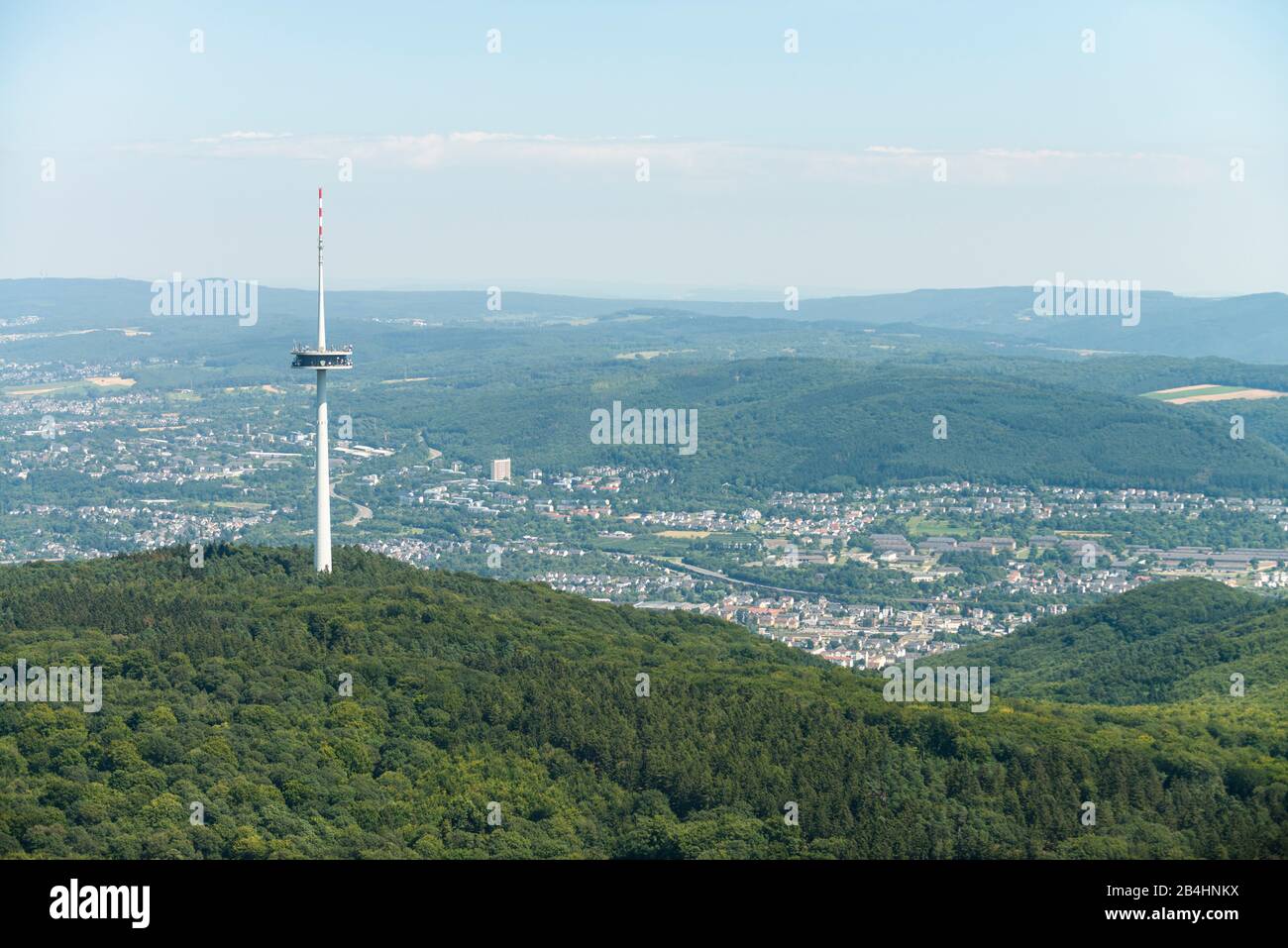Luftansicht eines Fernsehturms Stockfoto