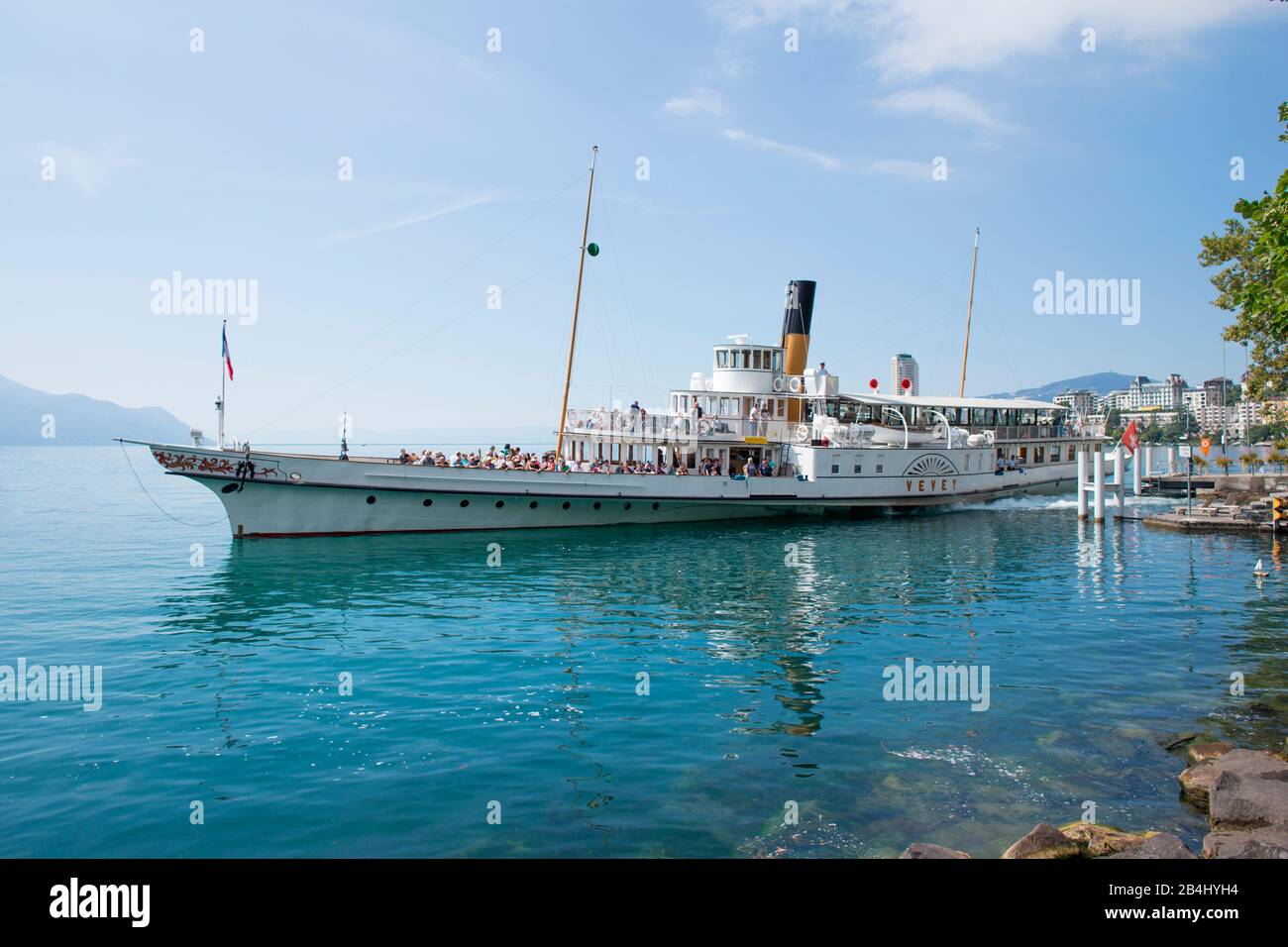 Paddelboot, Vevey, Montreux Riviera, Genfersee, Kanton waadt, Schweiz Stockfoto