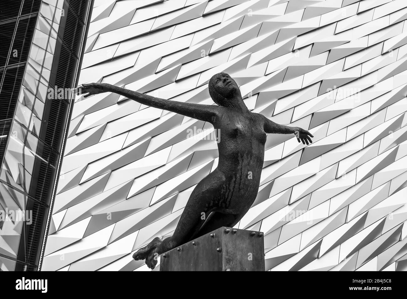 Skulptur, "Titanica" des berühmten irischen Bildhauers Rowan Gillespie, Museum, Titanic, Belfast, Nordirland, Großbritannien, Europa Stockfoto