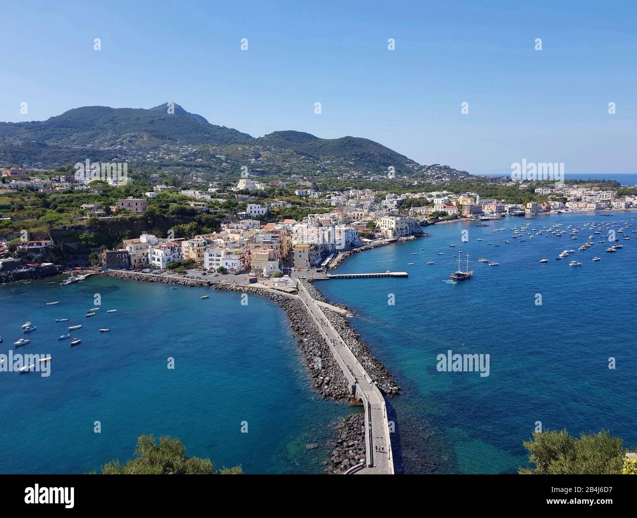 Ischia Ponte, Blick auf die Stadt, Ischia, Italien Stockfoto