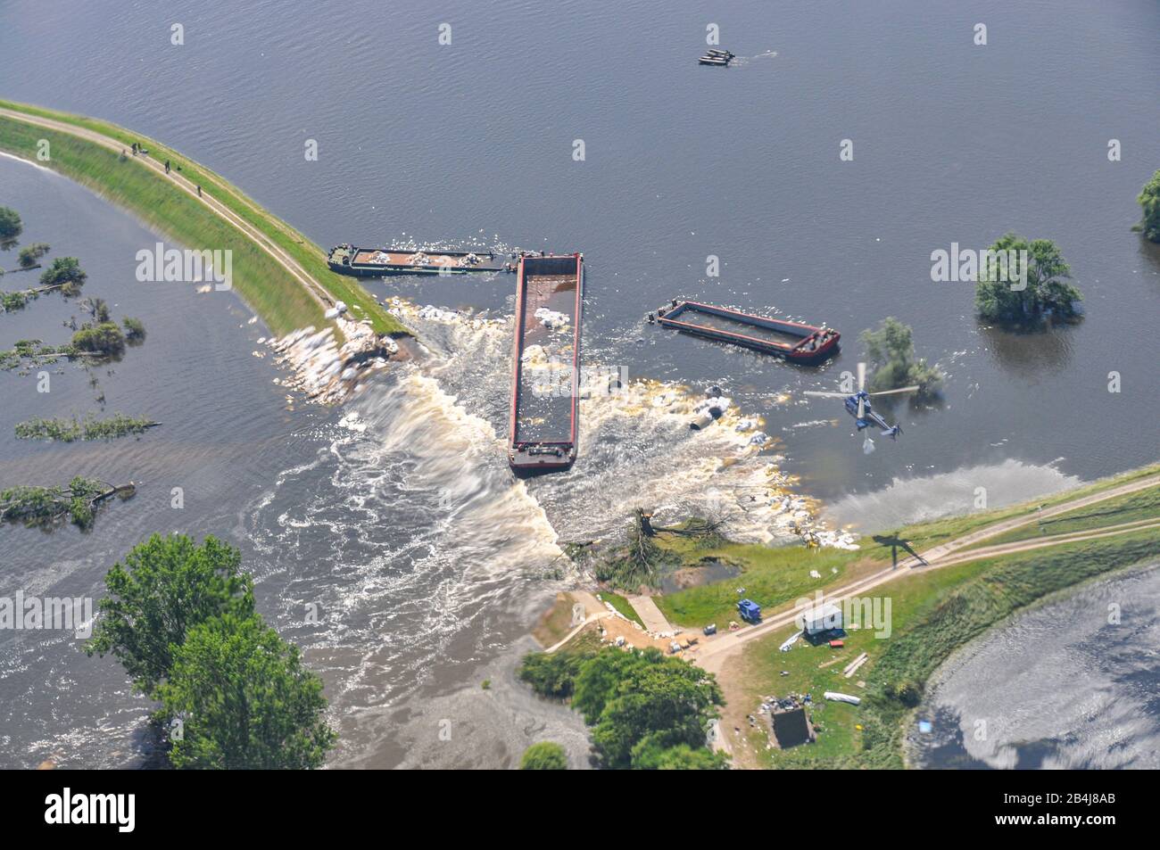 Deutschland, Sachsen-Anhalt, Fischbeck, Deichbruch bei Fischbeck, Jahrhunderthochwasser 2013, Deutschland. Stockfoto