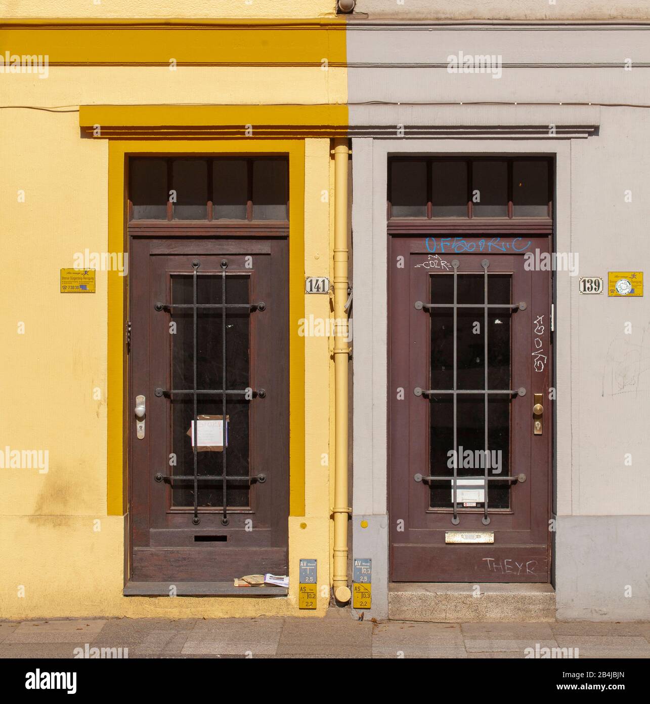 Alte Hauseingänge in der Bremer Neustadt, Bremen, Deutschland, Europa Stockfoto