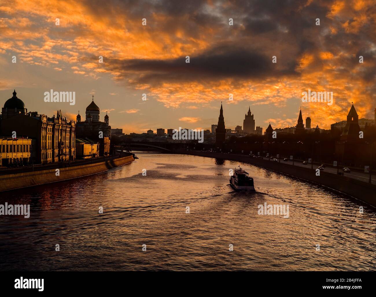 Sonnenuntergang am Moskau-Fluss. Moskau. Russland. Stockfoto