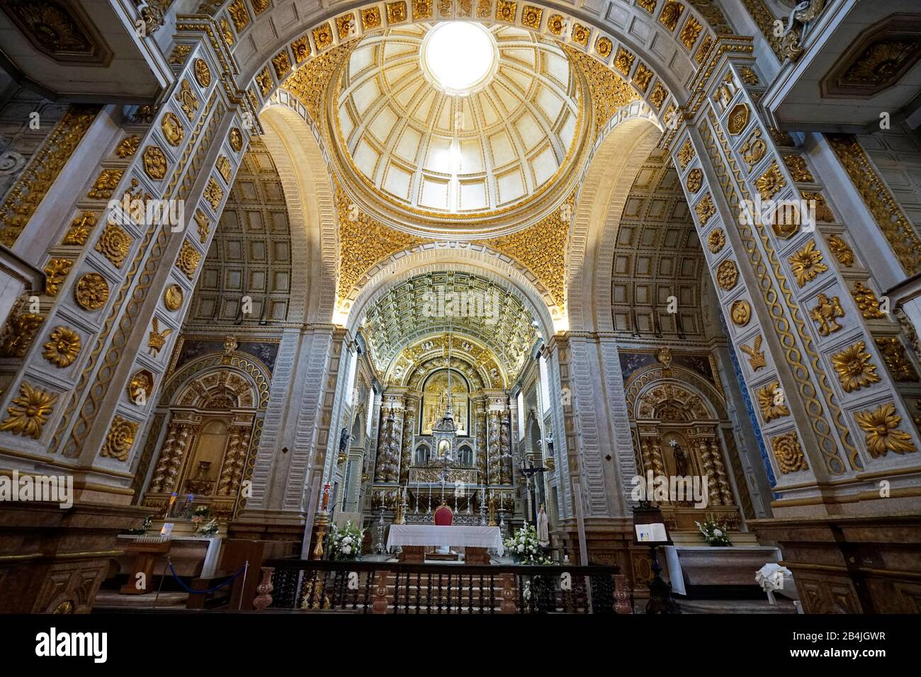 Europa, Portugal, Region Centro, Nazare, Sitio, Kirche, Nossa Senhora da Nazare, Unsere Liebe Frau von Nazaret, innen Wände, die mit Azulejos-Fliesen bedeckt sind Stockfoto