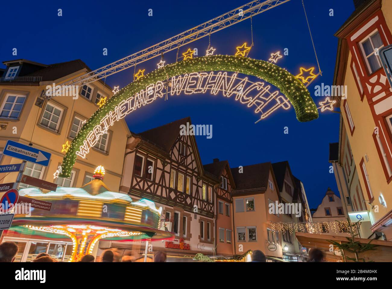 Wertheim am Main, Main-Tauber-Kreis, Baden-Württemberg, Deutschland, Blick auf den Weihnachtsmarkt in der Altstadt. Stockfoto