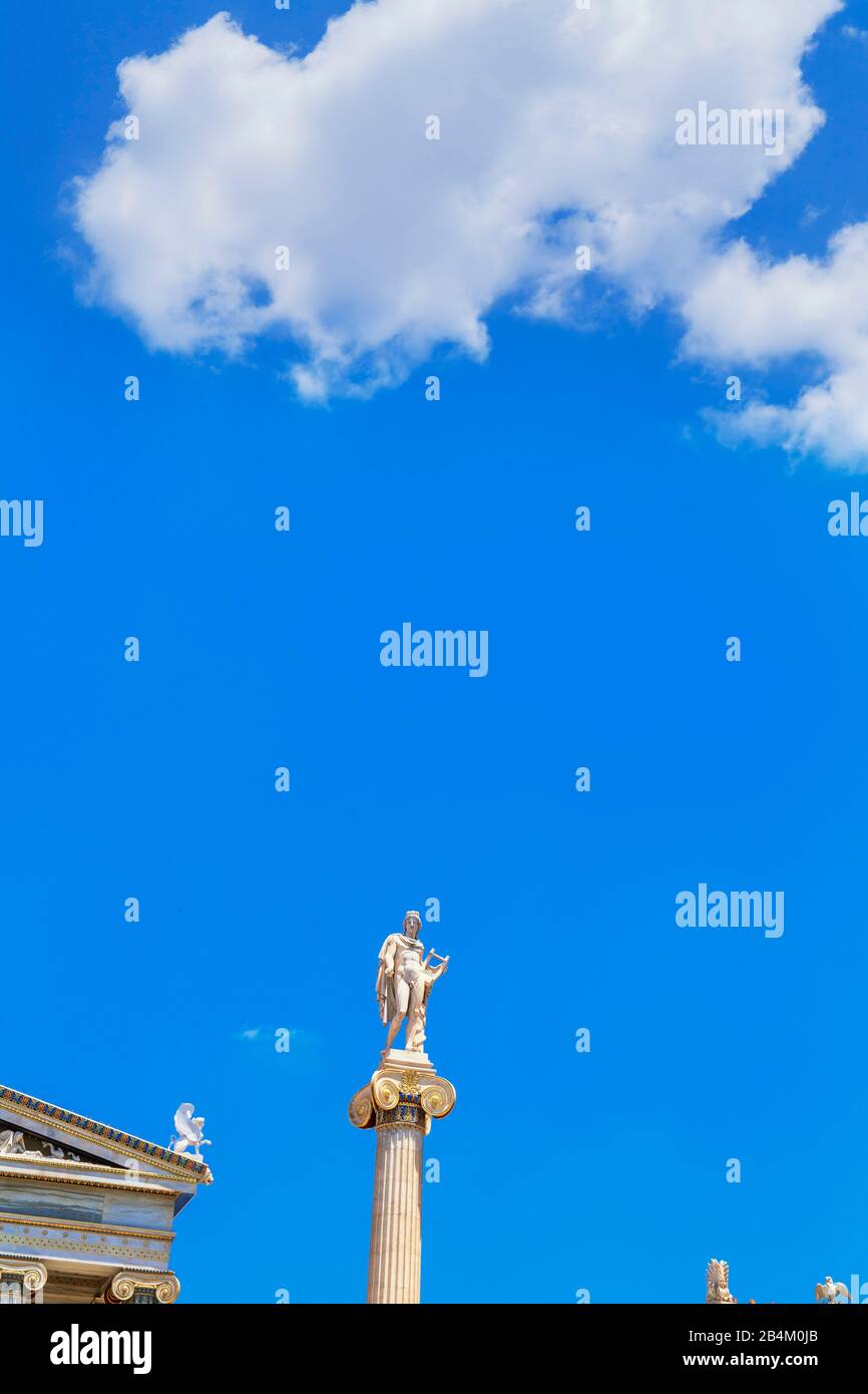 Statue des Apollo außerhalb der Akademie von Athen, Athen, Griechenland, Europa Stockfoto