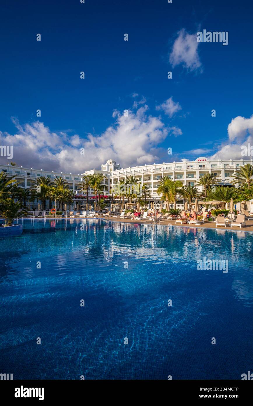 Spanien, Kanarische Inseln, Gran Canaria, Maspalomas, Schwimmbad, Hotel Riu Palace Maspalomas Stockfoto