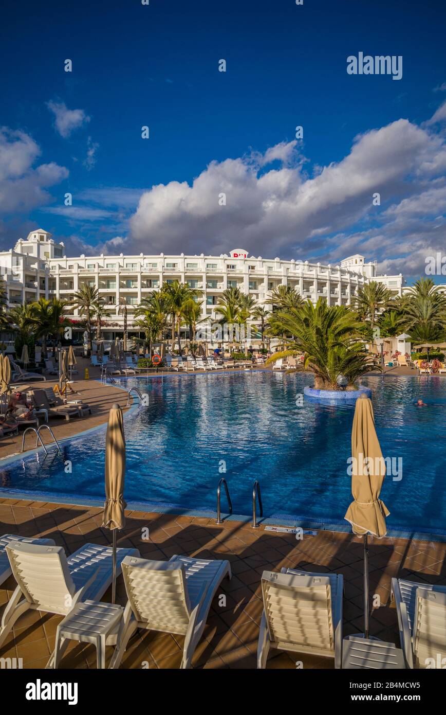 Spanien, Kanarische Inseln, Gran Canaria, Maspalomas, Schwimmbad, Hotel Riu Palace Maspalomas Stockfoto