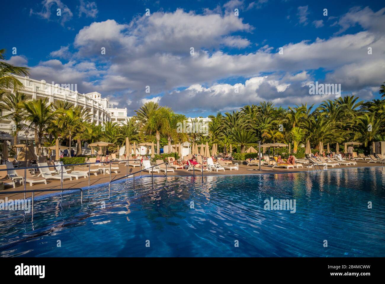 Spanien, Kanarische Inseln, Gran Canaria, Maspalomas, Schwimmbad, Hotel Riu Palace Maspalomas Stockfoto