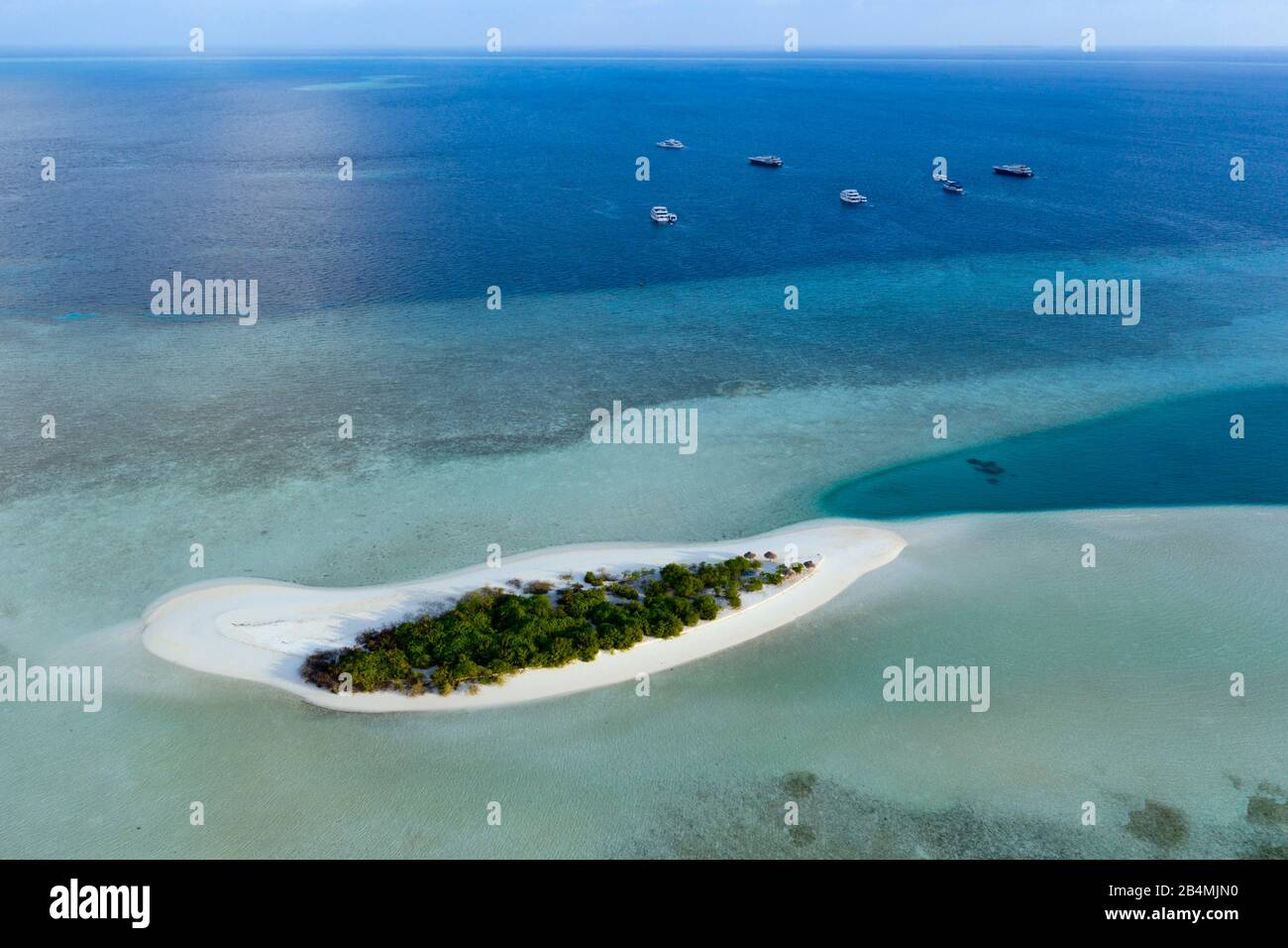 Unbewohnte Insel in der Nähe von Rasdhoo, Rasdhoo Atoll, Malediven, Indischer Ozean Stockfoto