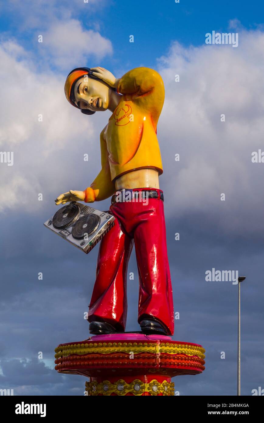 Spanien, Kanarische Inseln, Teneriffa, Santa Cruz de Tenerife, Santa Cruz Karneval, Karneval, Statue von DJ Stockfoto