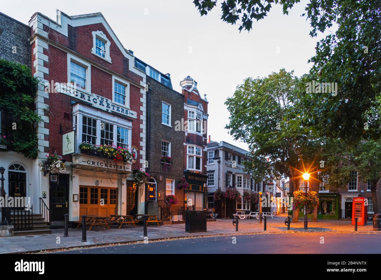 England, London, Richmond, georgianischen Stadthäusern auf Richmond Green Stockfoto