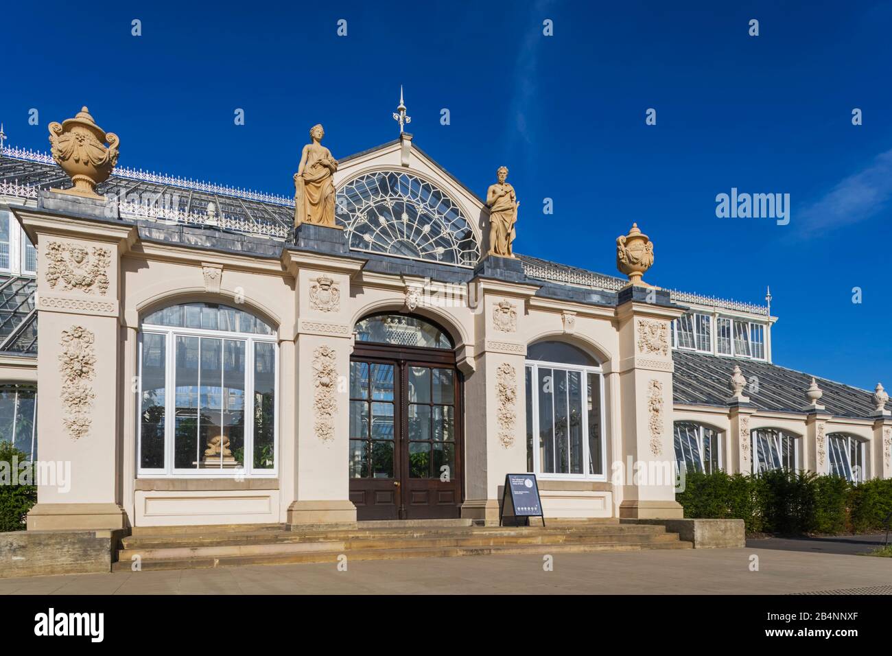 England, London, Richmond, Kew Gardens, die gemäßigt Haus Stockfoto