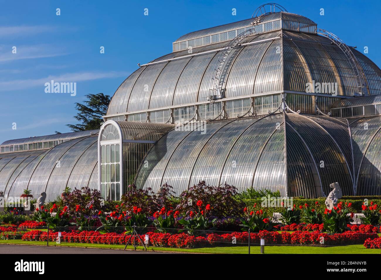 England, London, Richmond, Kew Gardens, das Palm House Stockfoto