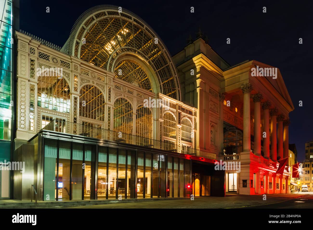 England, London, Covent Garden, dem Royal Opera House in der Nacht Stockfoto