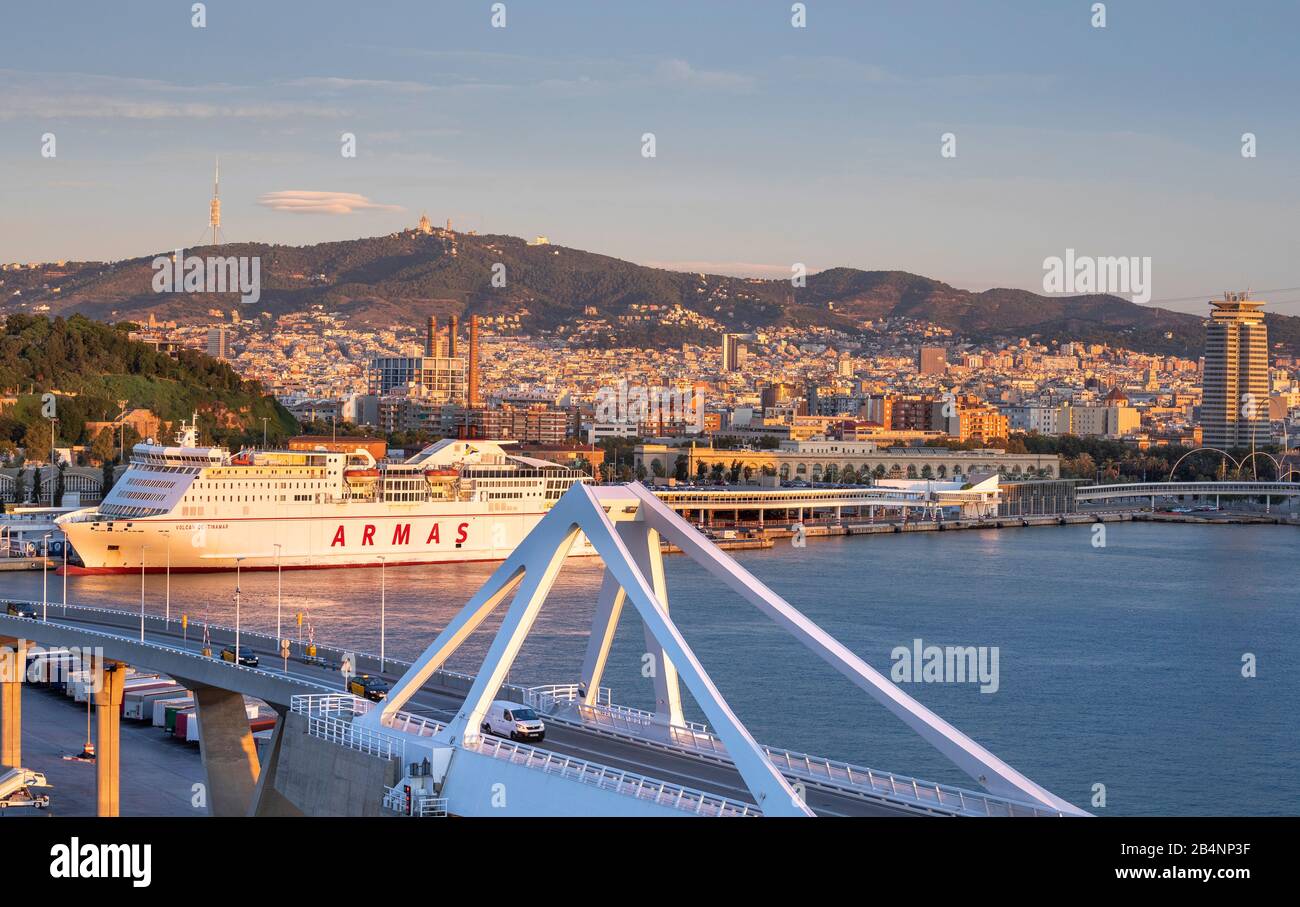 Spanien, Katalonien, Barcelona City, Alter Hafen, Skyline, Sonnenaufgang, Panorama Stockfoto