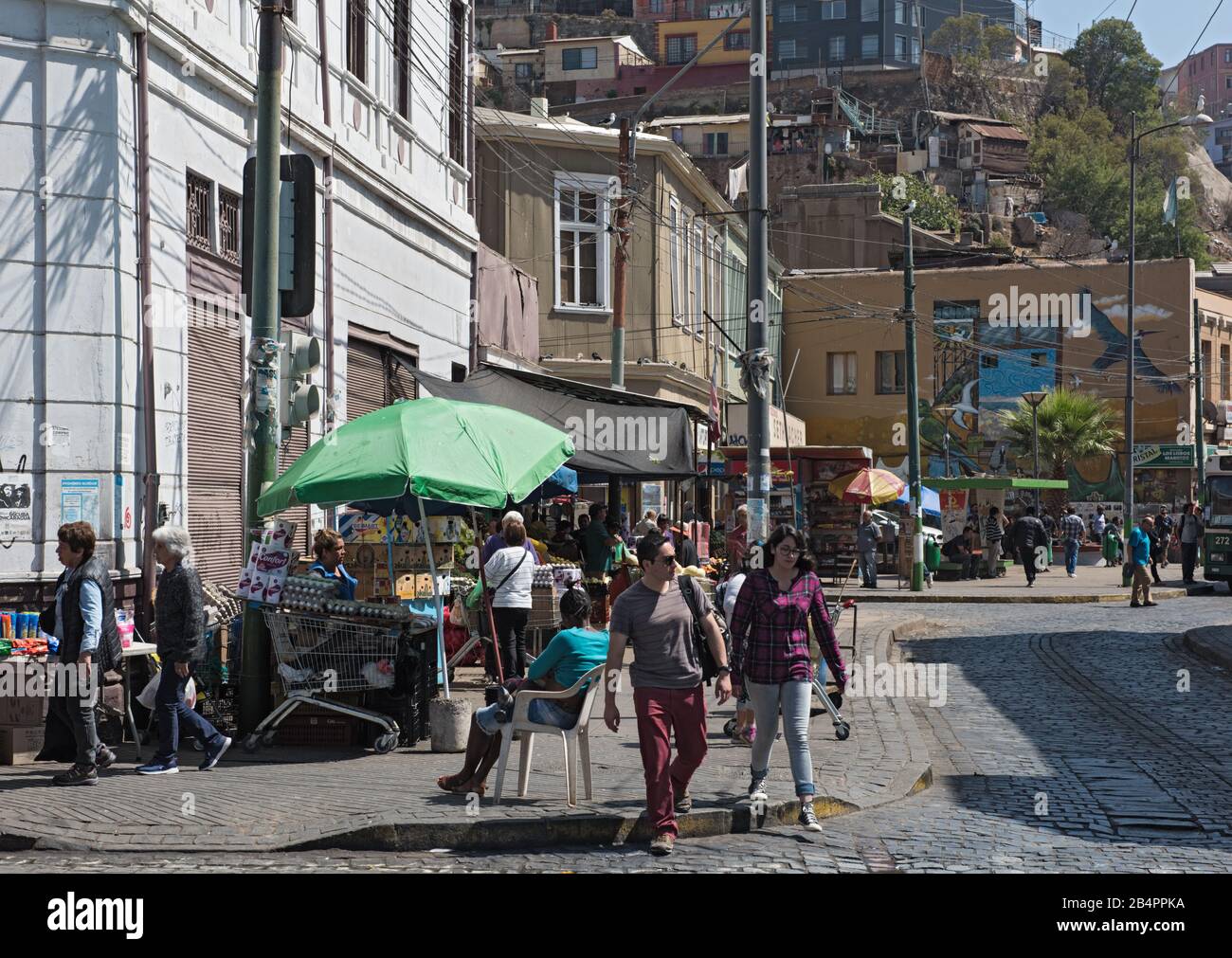 Blick auf die Plaza Echaurren in der Altstadt von Valparaiso, Chile Stockfoto