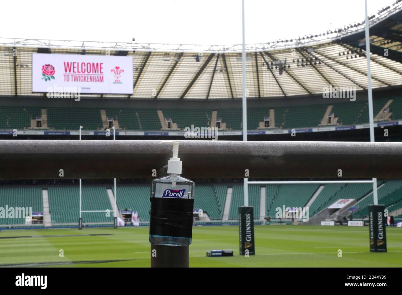 DISPENSER, STADION, ENGLAND V WALES GUINNESS SIX NATIONS 2020, 2020 Stockfoto