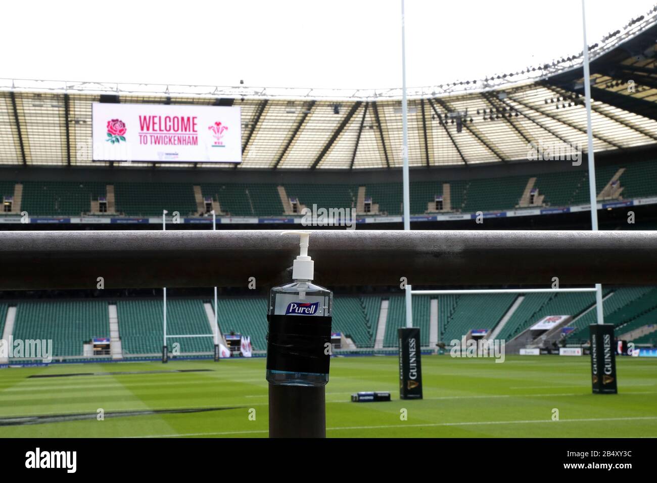 DISPENSER, STADION, ENGLAND V WALES GUINNESS SIX NATIONS 2020, 2020 Stockfoto