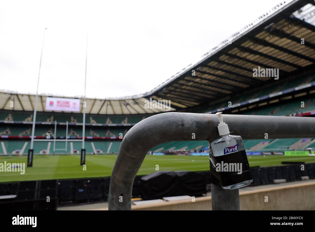DISPENSER, STADION, ENGLAND V WALES GUINNESS SIX NATIONS 2020, 2020 Stockfoto