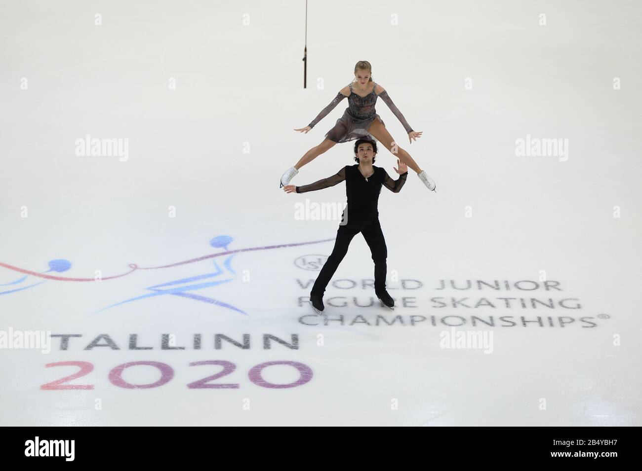 Tallinn, Estland. März 2020. Maria KAZAKOVA & Georgy REVIYA aus Georgia, während des "Ice Dance Free Dance" bei den ISU World Junior Figure Skating Championats 2020 in der Tondiraba-Eishalle, am 07. März 2020 in Tallinn, Estland. Credit: Raniero Corbelletti/AFLO/Alamy Live News Stockfoto