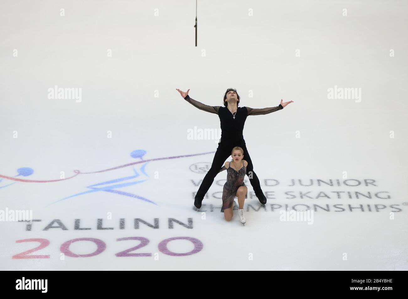 Tallinn, Estland. März 2020. Maria KAZAKOVA & Georgy REVIYA aus Georgia, während des "Ice Dance Free Dance" bei den ISU World Junior Figure Skating Championats 2020 in der Tondiraba-Eishalle, am 07. März 2020 in Tallinn, Estland. Credit: Raniero Corbelletti/AFLO/Alamy Live News Stockfoto