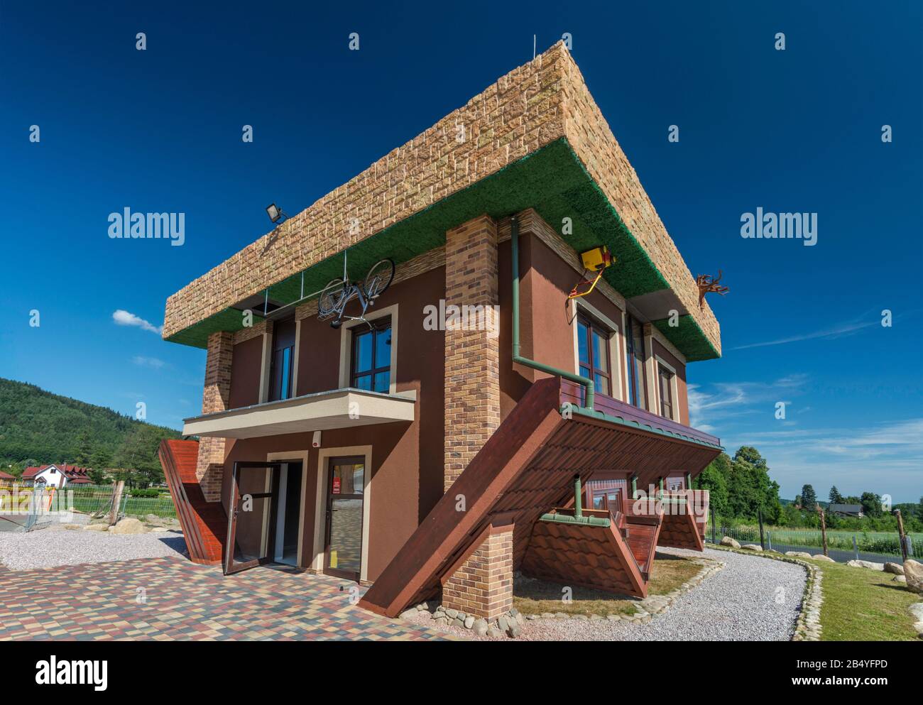 Upside Down House in Milkow, in der Nähe von Jelenia Gora, Niedermösien, Polen Stockfoto