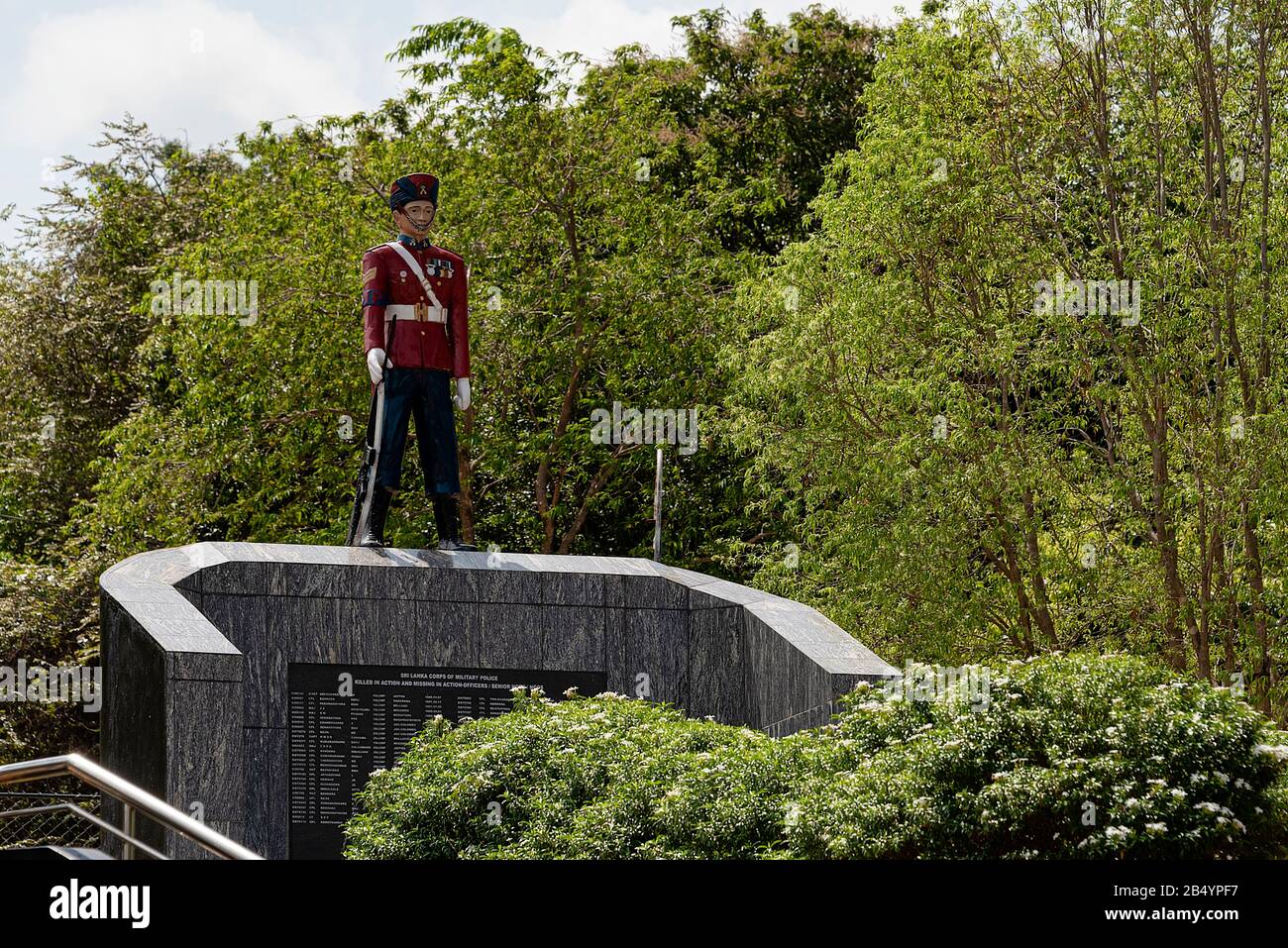 Polonnaruwa, Sri lanka, Sept. 2015: Denkmal für die Sri-lankische Miltiary Police, getötet oder in Aktion vermisst Stockfoto