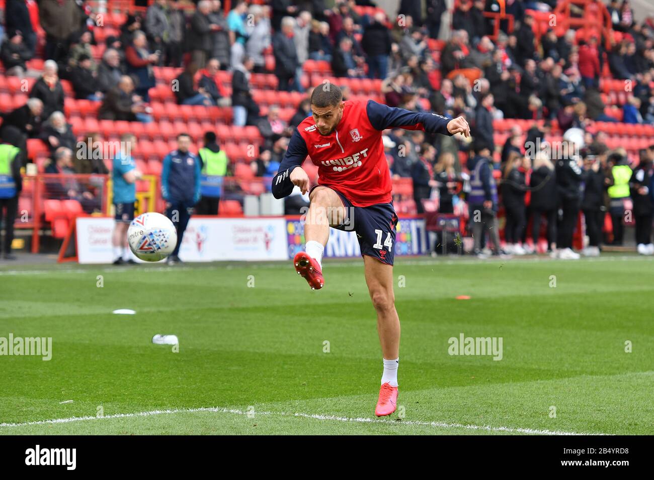 London, Großbritannien. März 2020. Rudy Gestede von Middlesbrough erwärmte sich während des Sky Bet Championship Matches zwischen Charlton Athletic und Middlesbrough im Valley, London am Samstag, den 7. März 2020. (Kredit: Ivan Yordanov/MI News) Foto darf nur für redaktionelle Zwecke in Zeitungen und/oder Zeitschriften verwendet werden, Lizenz für kommerzielle Nutzung erforderlich Kredit: MI News & Sport /Alamy Live News Credit: MI News & Sport /Alamy Live News Stockfoto