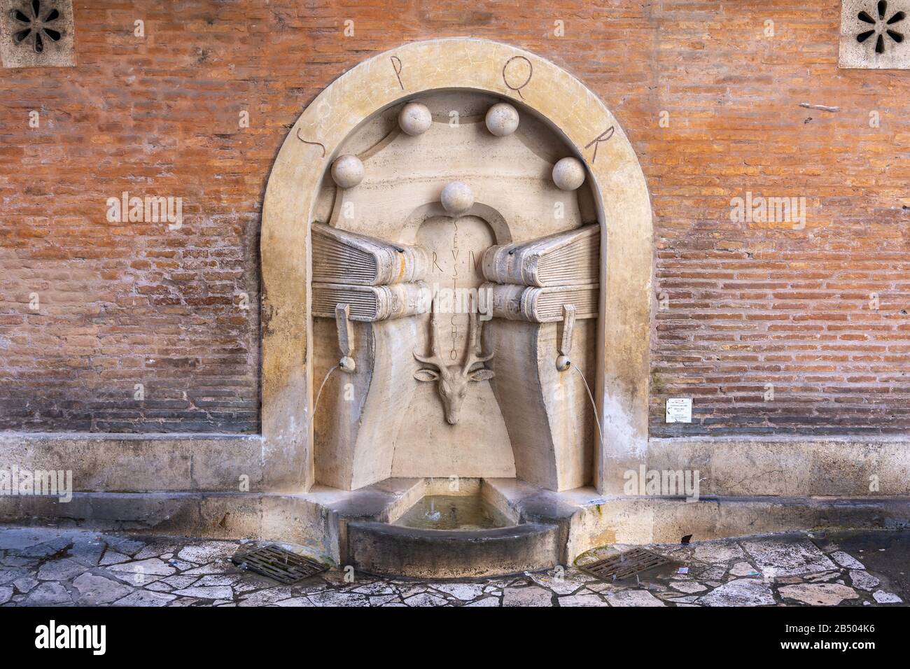 Brunnen von Büchern in Rom Stockfoto