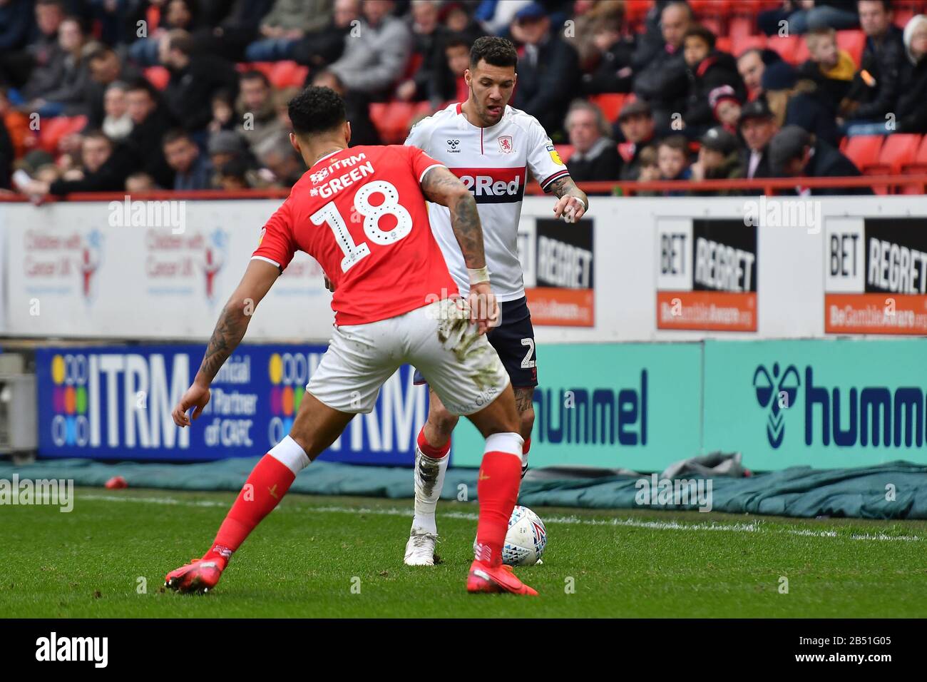 London, Großbritannien. März 2020. Marvin Johnson von Middlesbrough kämpft am Samstag, den 7. März 2020, um den Besitz mit Andre Green von Charlton während des Sky Bet Championship Matches zwischen Charlton Athletic und Middlesbrough im Valley, London. (Kredit: Ivan Yordanov   MI News) Foto darf nur für redaktionelle Zwecke in Zeitungen und/oder Zeitschriften verwendet werden, Lizenz für kommerzielle Nutzung erforderlich Kredit: MI News & Sport /Alamy Live News Stockfoto