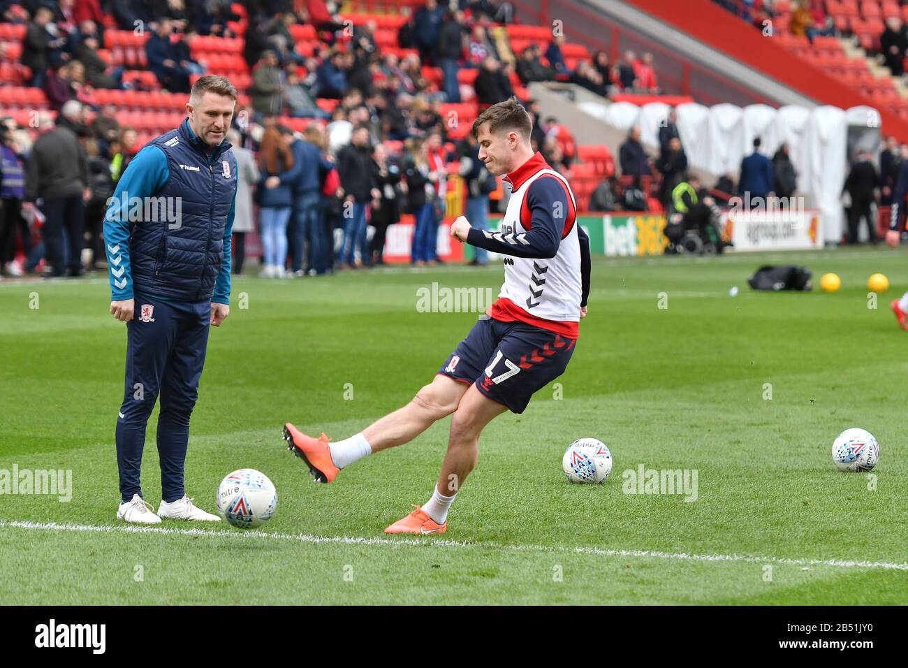 London, Großbritannien. März 2020. Paddy McNair von Middlesbrough erwärmt sich während des Sky Bet Championship Matches zwischen Charlton Athletic und Middlesbrough im Valley, London am Samstag, den 7. März 2020. (Kredit: Ivan Yordanov   MI News) Foto darf nur für redaktionelle Zwecke in Zeitungen und/oder Zeitschriften verwendet werden, Lizenz für kommerzielle Nutzung erforderlich Kredit: MI News & Sport /Alamy Live News Stockfoto