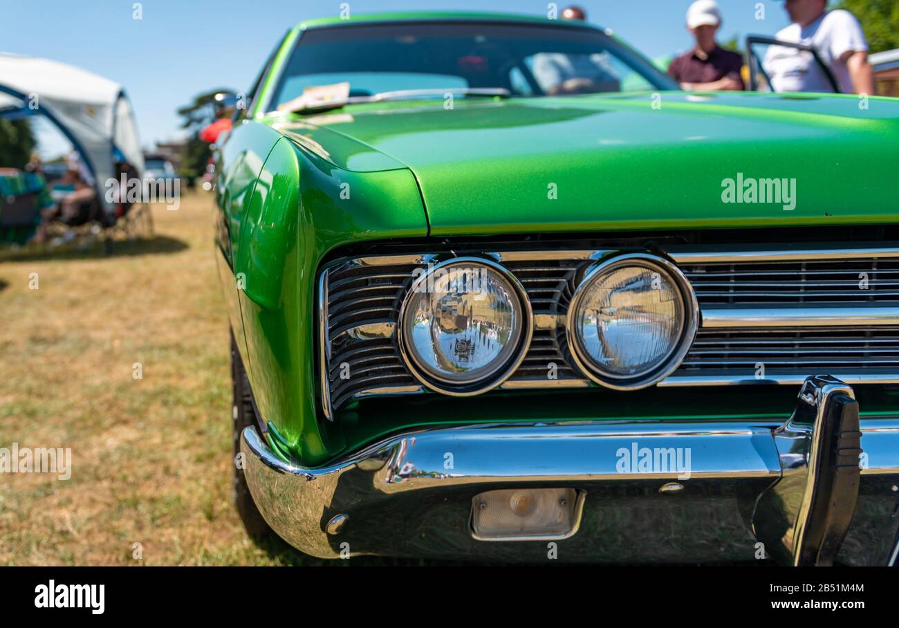 Klassischer Galaxie XL Grill und Scheinwerfer bei der Rallye der Giants, klassische amerikanische Automobil-Show, auf dem Gelände von Blenheim Palace, Woodstock. Stockfoto