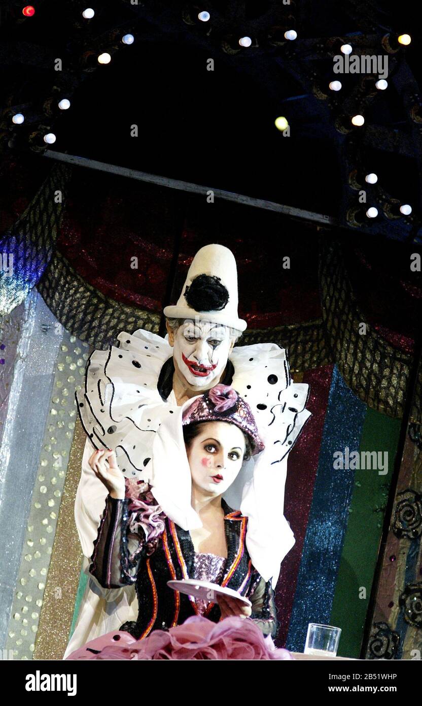 Pagliacci von Ruggero Leoncavallo-Dirigent: Antonio Pappano Produzent: Franco Zeffirelli Placido Domingo (Canio), Nuccia Focile (Nedda) The Royal Opera, Covent Garden, London WC2 10/07/2003 Stockfoto