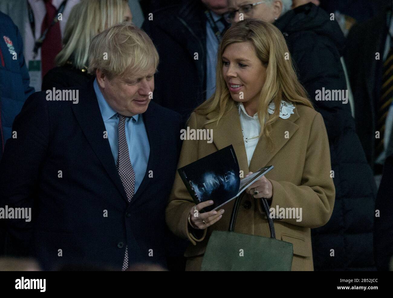 London, Großbritannien. März 2020. Rugby Union Guinness Six Nations Championship, England / Wales, Twickenham, 2020, 07/03/2020 Premierminister Boris Johnson nimmt das Spiel mit Fiance Carrie Symonds Credit ab: Paul Harding / Alamy Live News Stockfoto