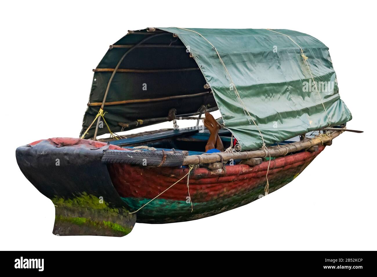 Traditionelles vietnamesisches Fischerschlitterboot. Isoliert auf weißem Hintergrund Stockfoto