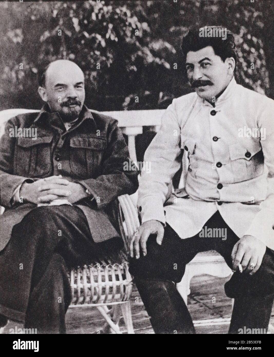 Wladimir Lenin und Joseph Stalin 1922 in Gorki. Stockfoto