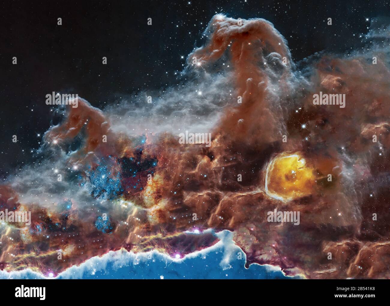 Der von Sigma Orionis beleuchtete Oberkamm des Horsehead-Nebels. Hintergrundbild zum Konzept der Wissenschaftsastronomie. Elemente dieses Bildes wurden von der NASA, der ESA, eingerichtet Stockfoto