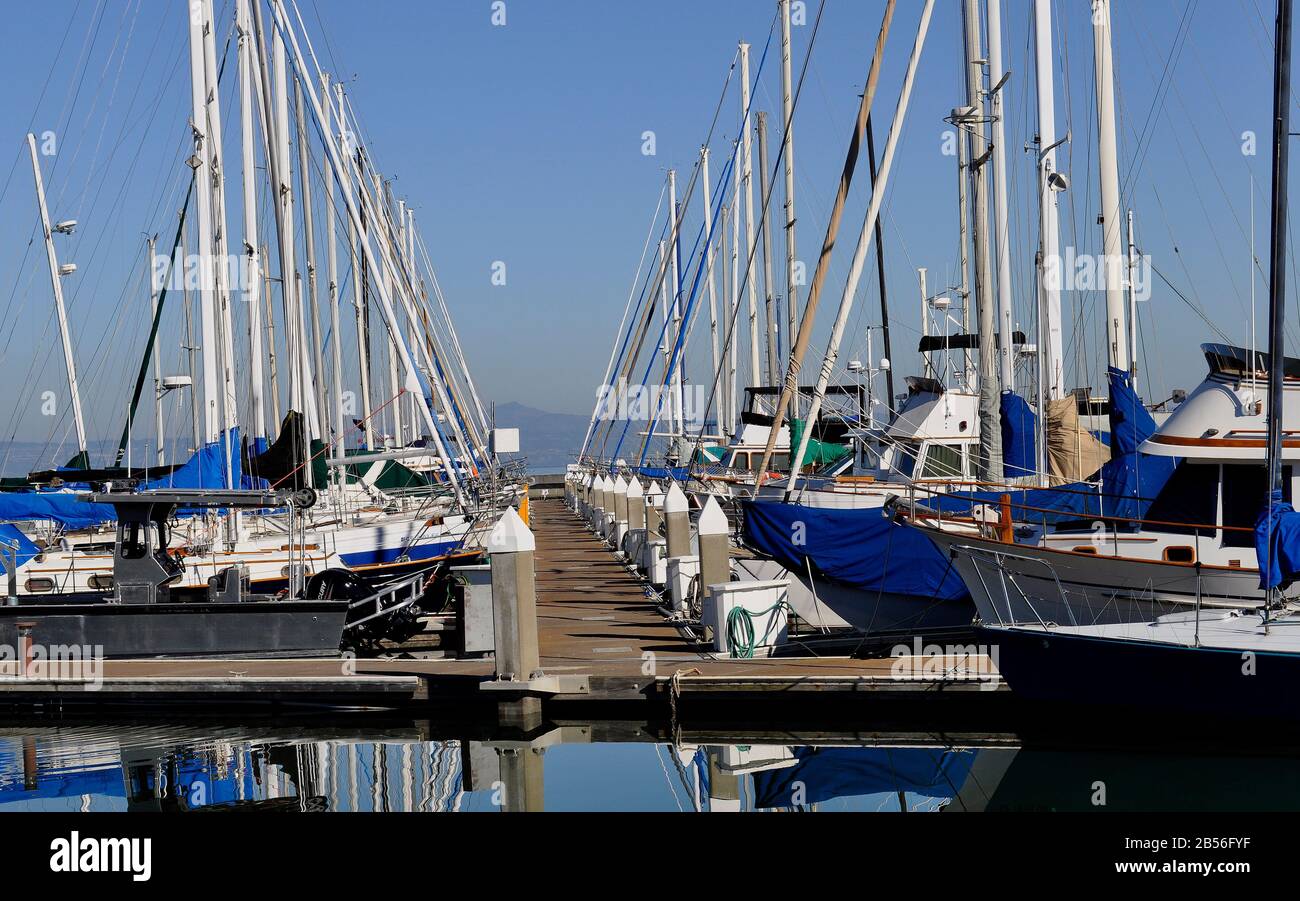 Boote in Brisbane Marina, Brisbane, Kalifornien Stockfoto